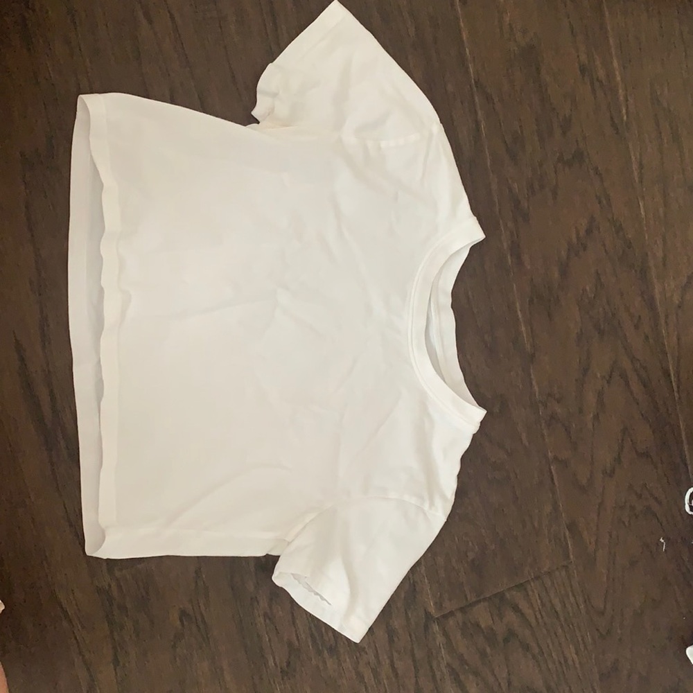 White Cropped tee